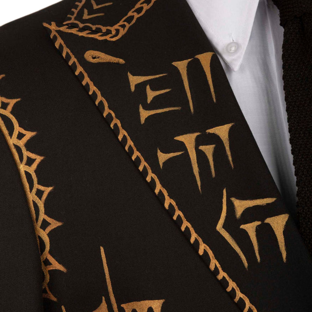 Men's Hand-painted Ancient Sumerian Cuneiform Motif Peak Lapel 3 Piece Suit in Black and Gold - Maison de Kingsley Couture Harmonie et Fureur Spain