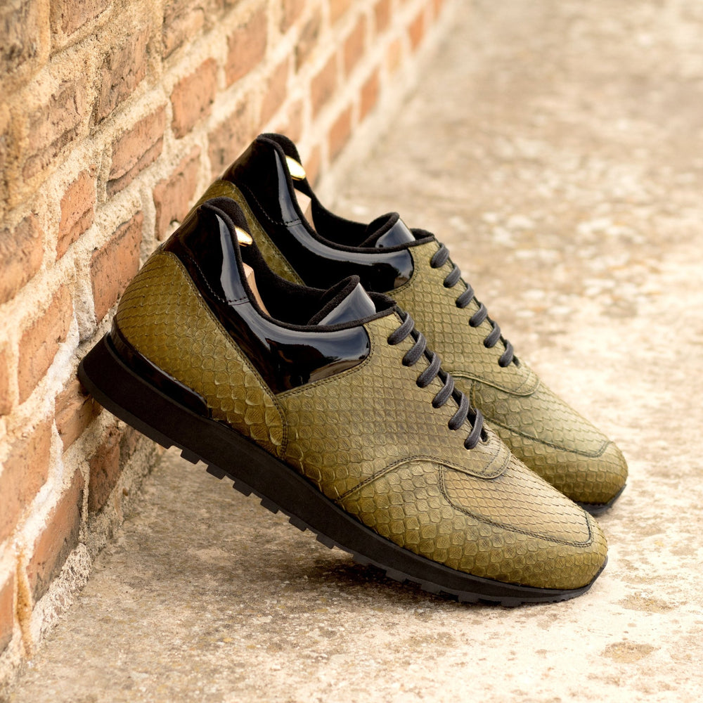 Men's Scarpa Jogging Sneaker in Olive Green Python and Black Patent Leather - Maison Kingsley Couture Spain