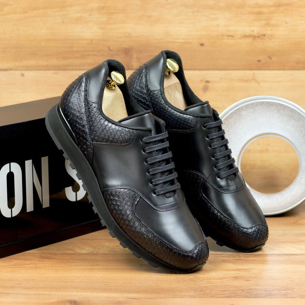 Men's Scarpa Jogging Sneaker in All Black Python and Calf