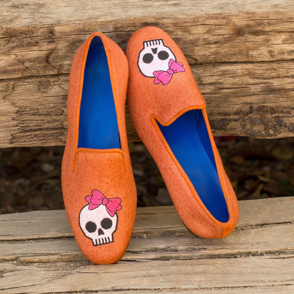 Women's Complète Orange Linen Smoking Slippers with Skull and Bow Embroidery - Maison de Kingsley Couture Harmonie et Fureur Spain