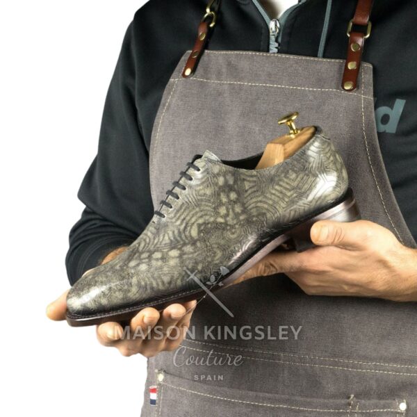 Men's Laser-Engraved Chainmail Smoke Grey Wholecut Dress Shoes